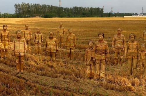 Fotoğraflara saklandı!