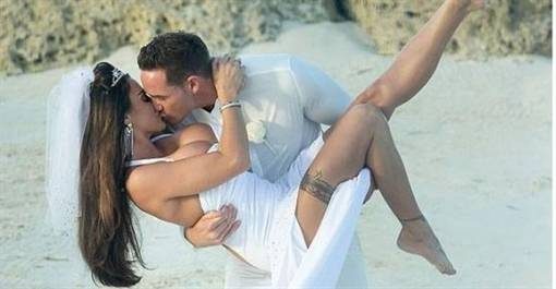 Katie Price'ın at merakı dert oldu..