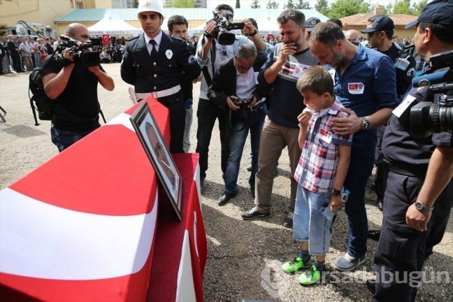 Gaziantep şehitlerini gözyaşlarıyla uğurladı