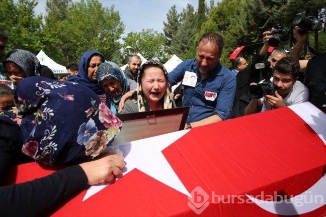 Gaziantep şehitlerini gözyaşlarıyla uğurladı