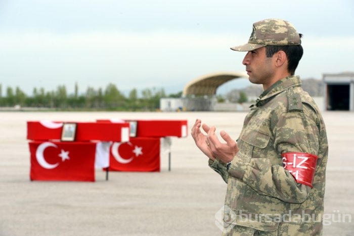 Hakkari şehitlerine veda