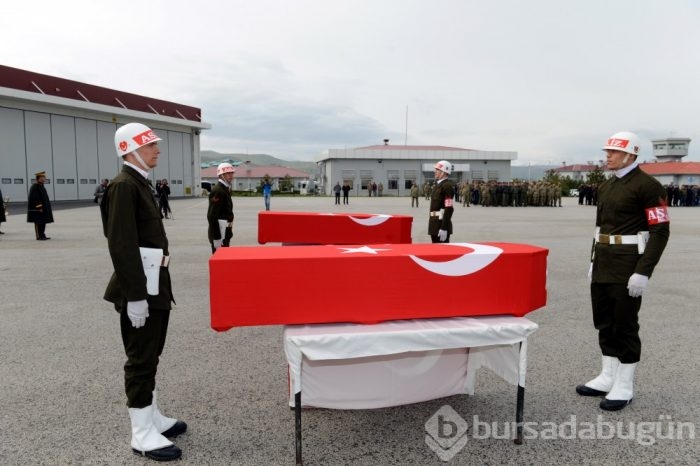 Hakkari şehitlerine veda
