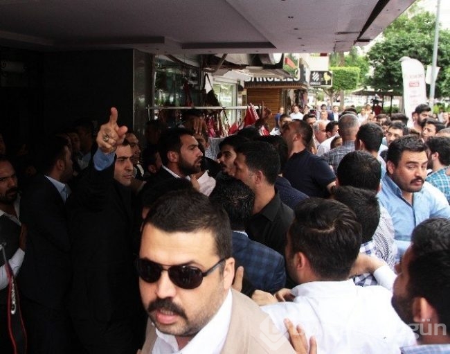 Adana'da MHP'liler arasında gerilim!