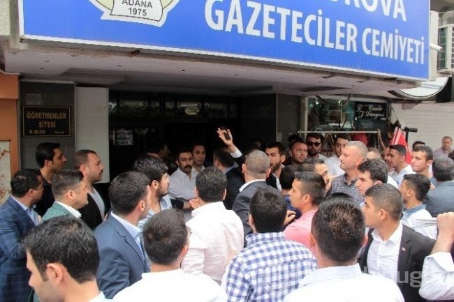 Adana'da MHP'liler arasında gerilim!