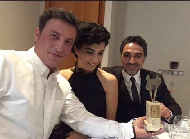 Tuba Büyüküstün ile Onur Saylak çifti tatile çıktı!