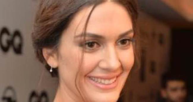 Bergüzar Korel'in köpek sevgisi