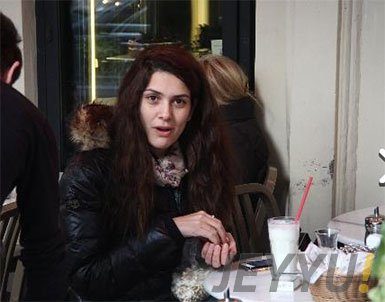 Bergüzar Korel'in köpek sevgisi