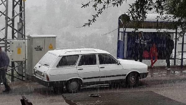 Denizli'ye Mayıs'ta kar sürprizi