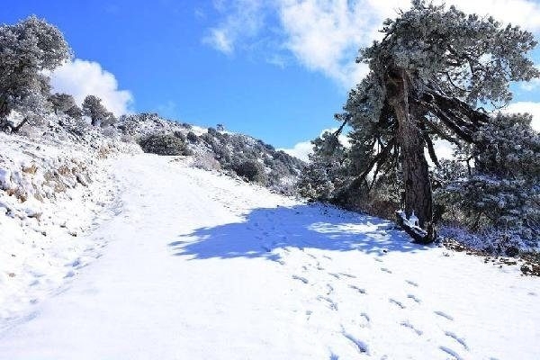 Denizli'ye Mayıs'ta kar sürprizi