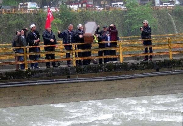 Rize'de tabutlu eylem