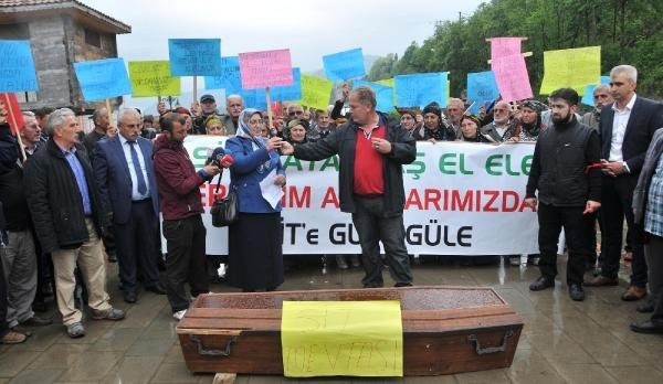 Rize'de tabutlu eylem
