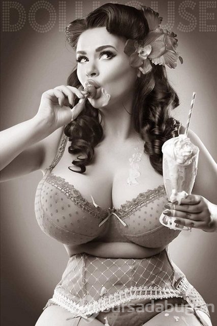 Pin-up kızı nefes kesti!
