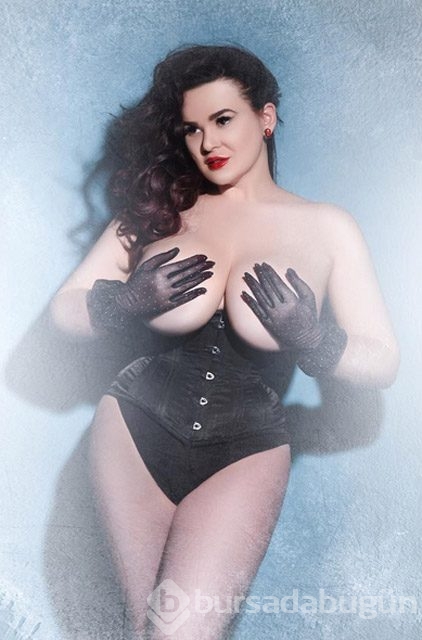 Pin-up kızı nefes kesti!
