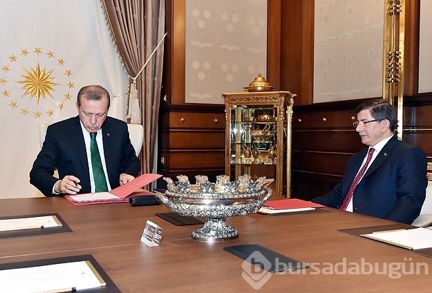Davutoğlu çekiliyor! İşte dün yaşananlar