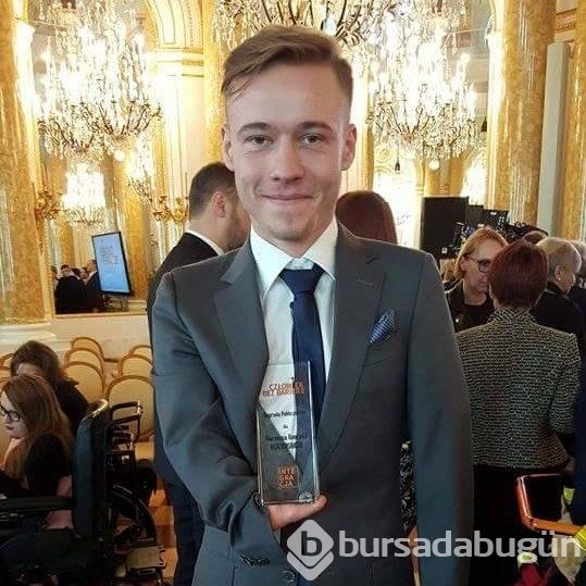 Tutkusu engelinin önüne geçen ressamın etkileyici hikayesi