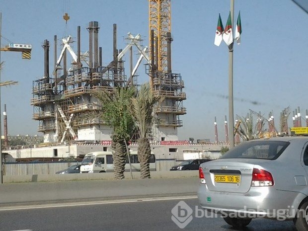 Dünyanın en yüksek minareli camisi

