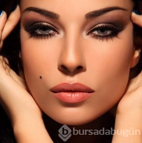Nude ruj makyajları