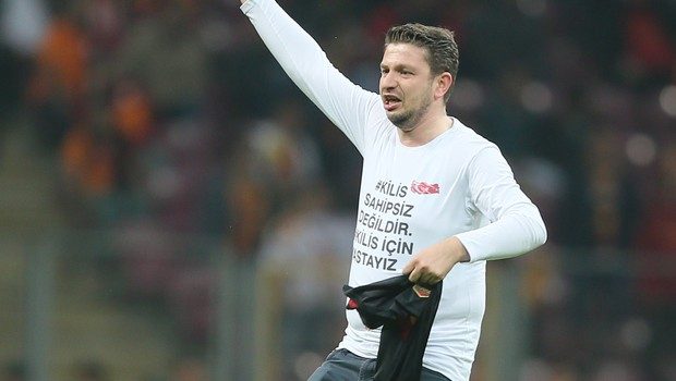 Arena'da şok! Herkes o yazıyı merak ediyor
