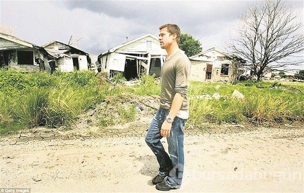 Brad Pitt, Angelina Jolie'yi aldatıyor mu?