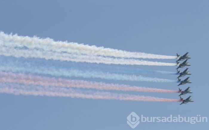 Rusya'dan 10 bin askerle gövde gösterisi