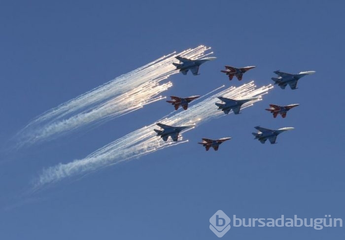 Rusya'dan 10 bin askerle gövde gösterisi