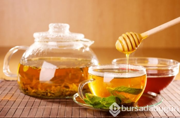Bir yemek kaşığı organik balı, 1 bardak ılık suda çözerseniz...