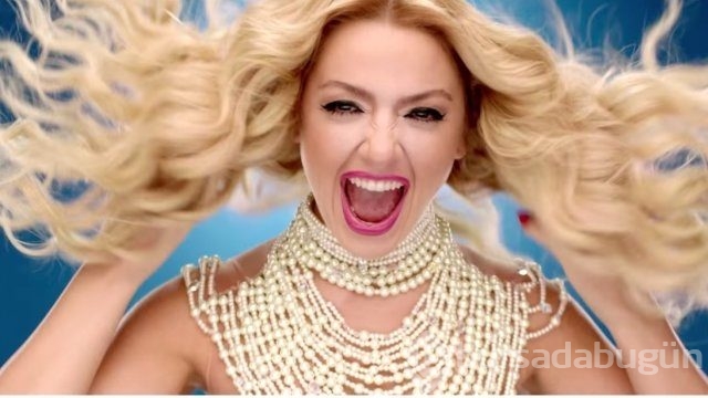 Hadise isyan etti