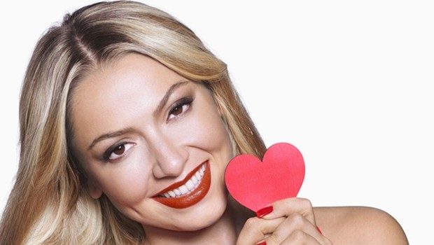 Hadise isyan etti