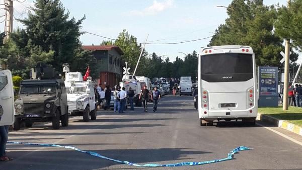 Diyarbakır'da kent merkezine bombalı saldırı!