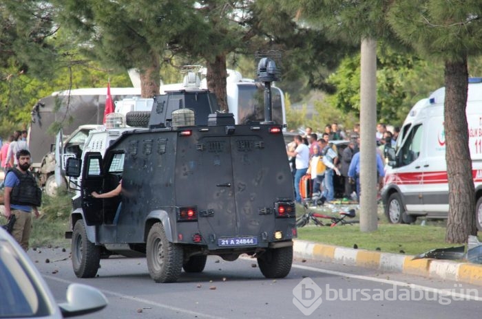 Diyarbakır'da kent merkezine bombalı saldırı!
