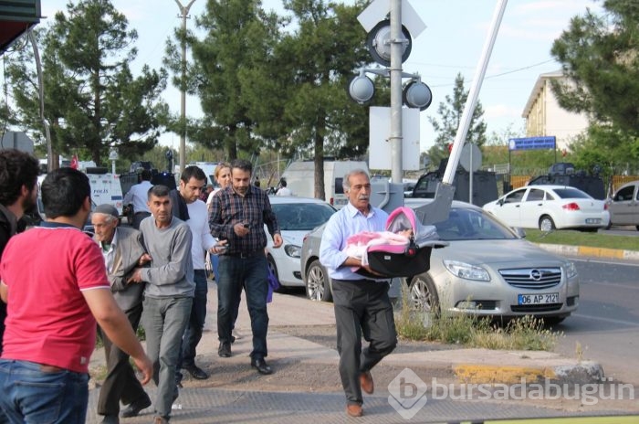 Diyarbakır'da kent merkezine bombalı saldırı!