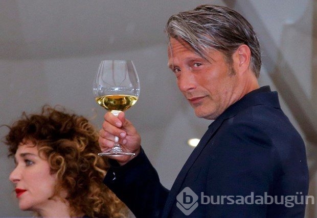 Cannes'da perde açılıyor
