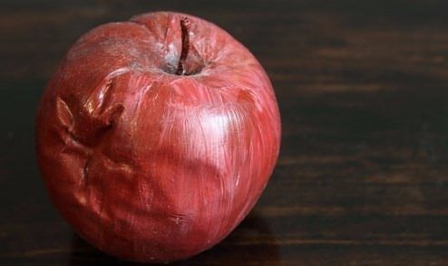 Çürüyen meyve neden kahverengi olur?