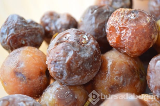 Çürüyen meyve neden kahverengi olur?
