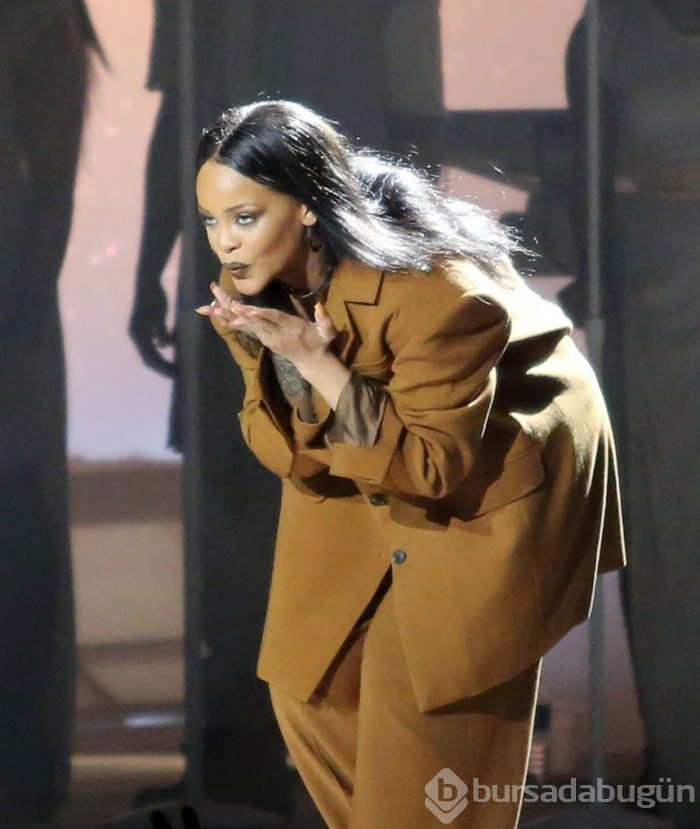 Rihanna şov yaptı!	
