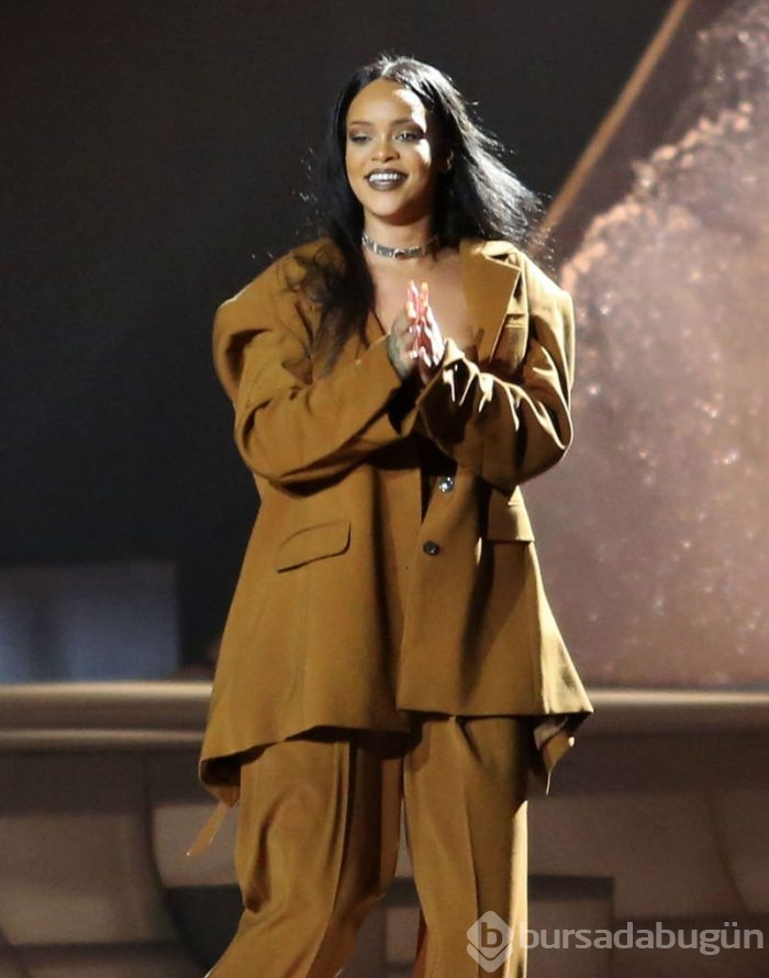 Rihanna şov yaptı!	
