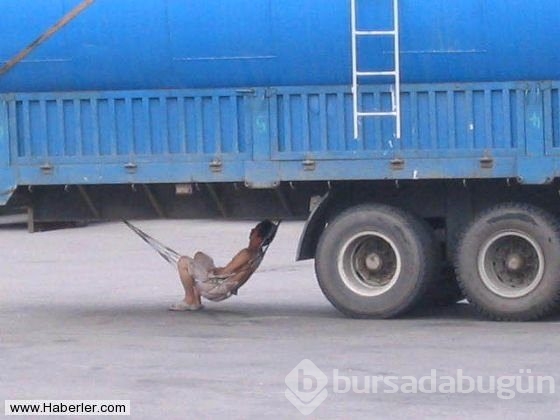 Olmadık yerlerde uyuyakalan 20 rahat vatandaş