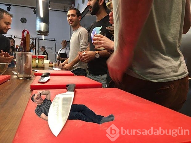 İş yerinde uyuyakalan CEO sosyal medyanın diline düştü
