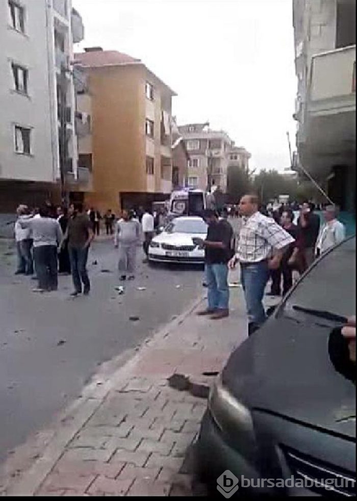 İstanbul'da askeri kışlanın karşısında patlama