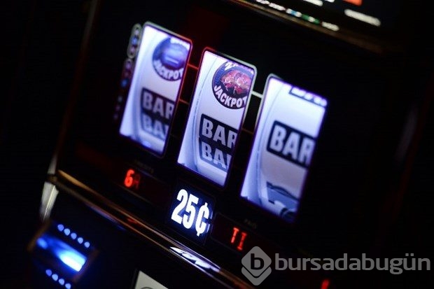 Dünyanın en büyük gemisi suya iniyor