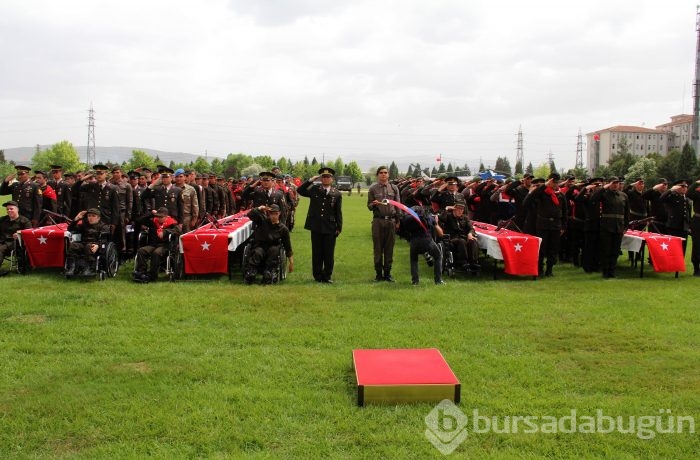 Bursa'da engelliler çakı gibi asker oldu