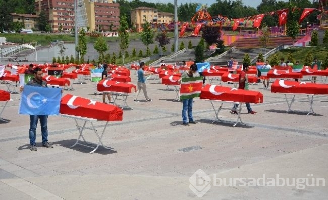 Bayrağa sarılı 150 tabutu gören şok oldu!