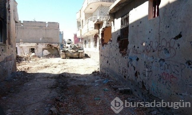 Nusaybin'de çatışma anı kamerada