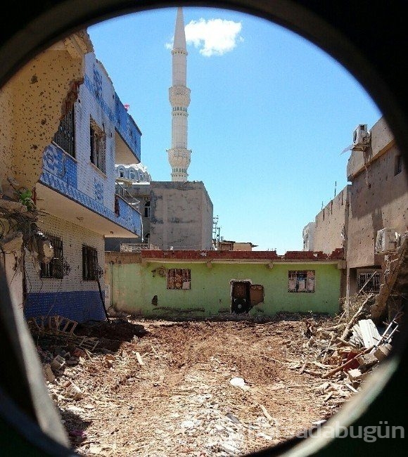 Nusaybin'de çatışma anı kamerada