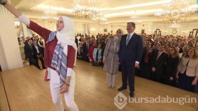 Başbakan Davutoğlu  mesai arkadaşlarıyla vedalaştı