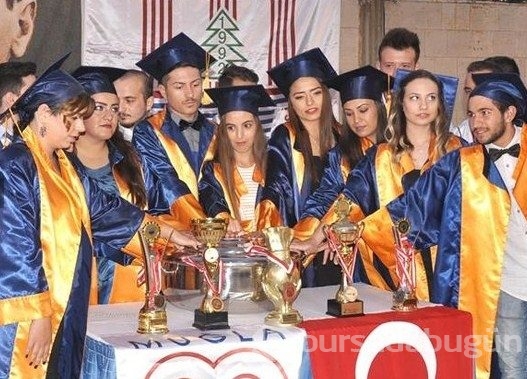 Tencereye el basarak yemin ettiler