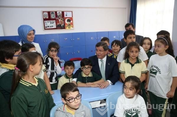 Davutoğlu'ndan ilkokul ve lise ziyareti