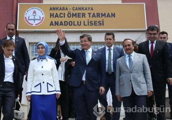 Davutoğlu'ndan ilkokul ve lise ziyareti