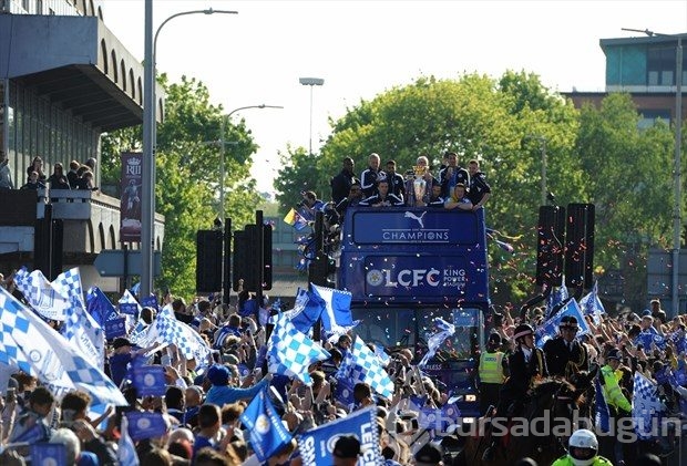 Leicester City şampiyonluğunu kutladı