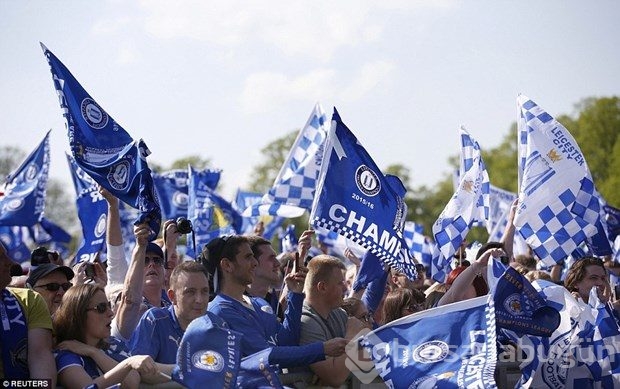 Leicester City şampiyonluğunu kutladı